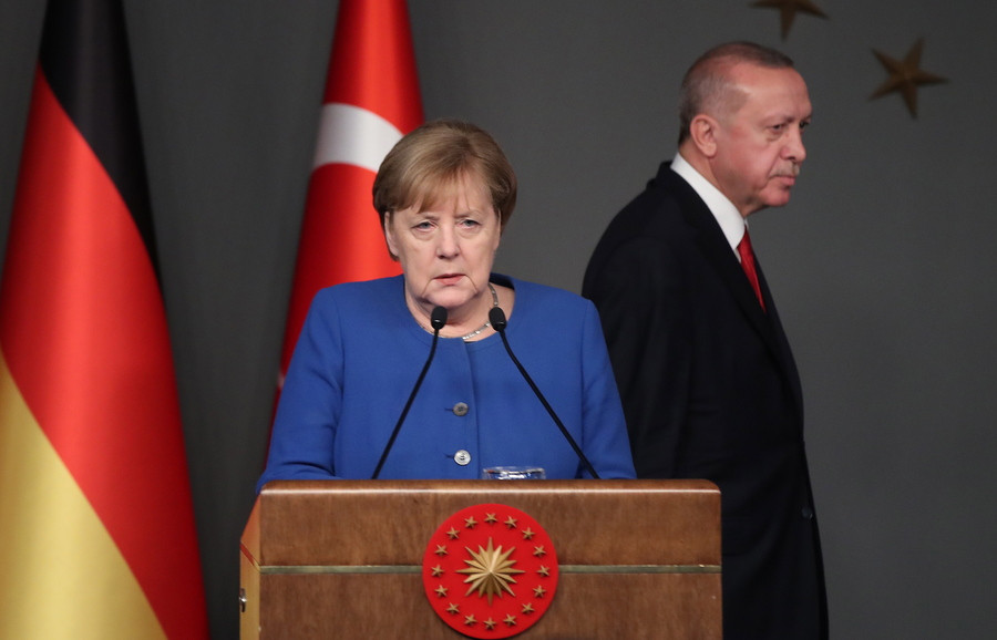Η Μέρκελ βάζει σε διάλογο Ελλάδα και Τουρκία για την Ανατολική Μεσόγειο