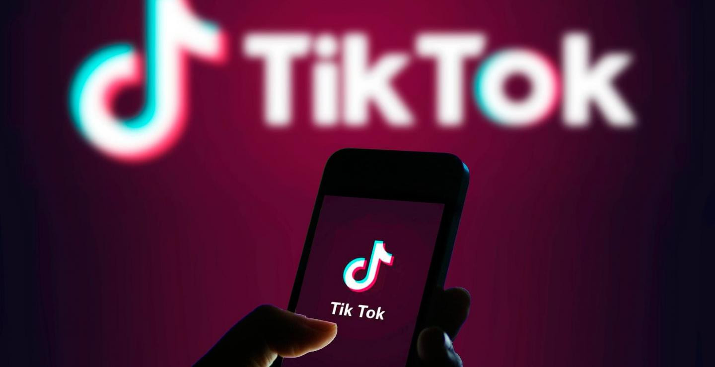 TikTok: Η εφαρμογή που «σαρώνει» και τρομάζει