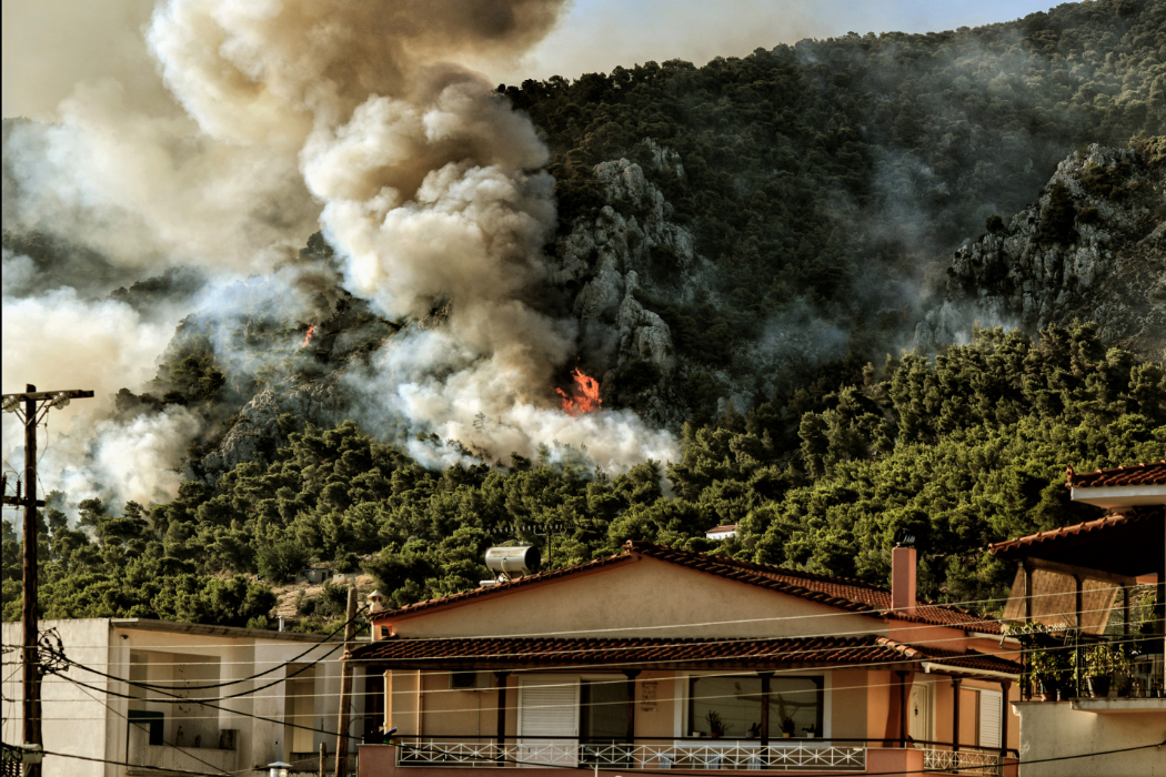 Ραγκούσης: Που ήταν το 112 στη φωτιά στην Κορινθία;