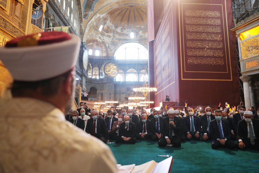 Η «κατάρα» κατά του Κεμάλ στην Αγία Σοφία ανεβάζει το πολιτικό θερμόμετρο στην Τουρκία