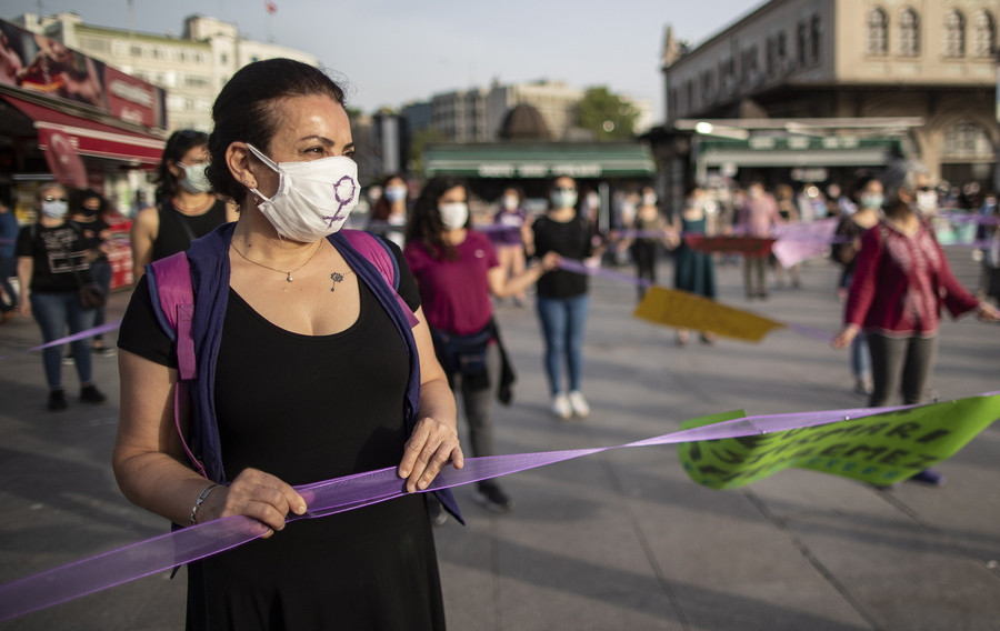 Τουρκία: Διαδηλώσεις γυναικών για τη Σύμβαση της Κωνσταντινούπολης