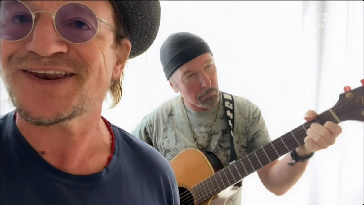 Ακουστική εκδοχή του «Stairway to Heaven» από Bono και the Edge [ΒΙΝΤΕΟ]