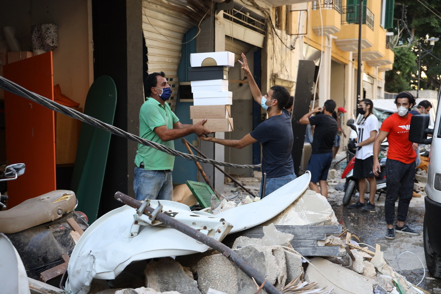 Βηρυτός: Ο κόσμος ανοίγει τα σπίτια του στους άστεγους της καταστροφής