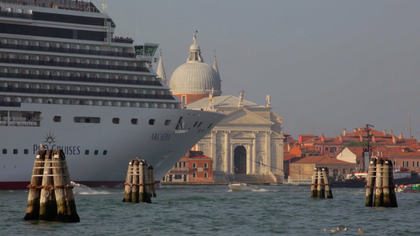 «Η ιστορία δύο πόλεων»: Το ντοκιμαντέρ-πρόκληση για το αβέβαιο μέλλον της Βενετίας