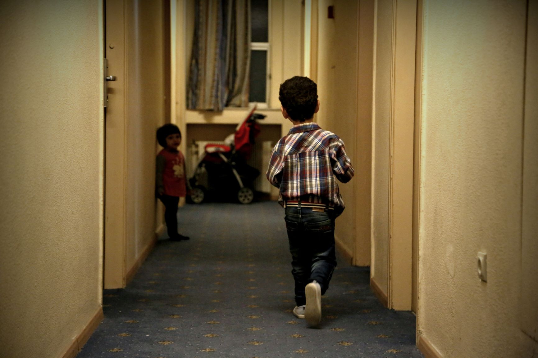 Κλείνουν τα ξενοδοχεία που λειτουργούν ως δομές φιλοξενίας αιτούντων άσυλο