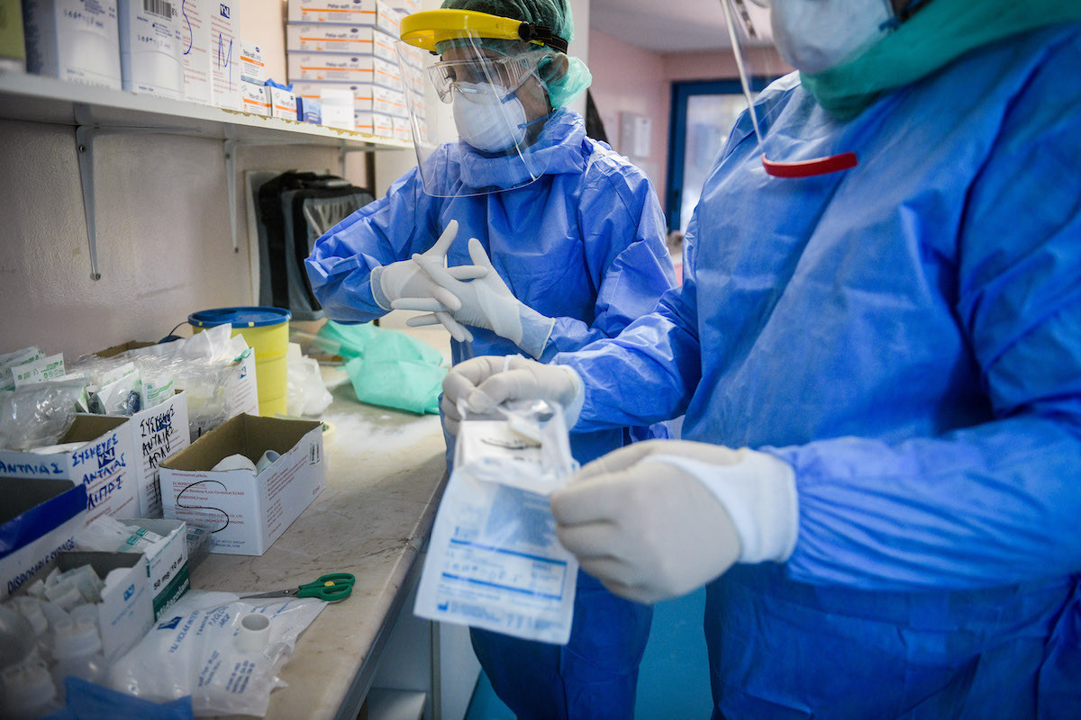 Ανέτοιμα τα νοσοκομεία Αττικής για το νέο κύμα: Κραυγή αγωνίας από υγειονομικούς