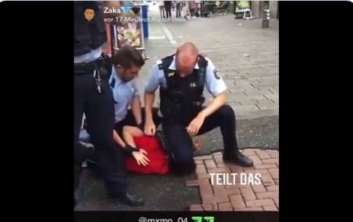 Γερμανία: Σοκ από βίντεο προσαγωγής ανήλικου όπου αστυνομικός γονατίζει στον λαιμό του