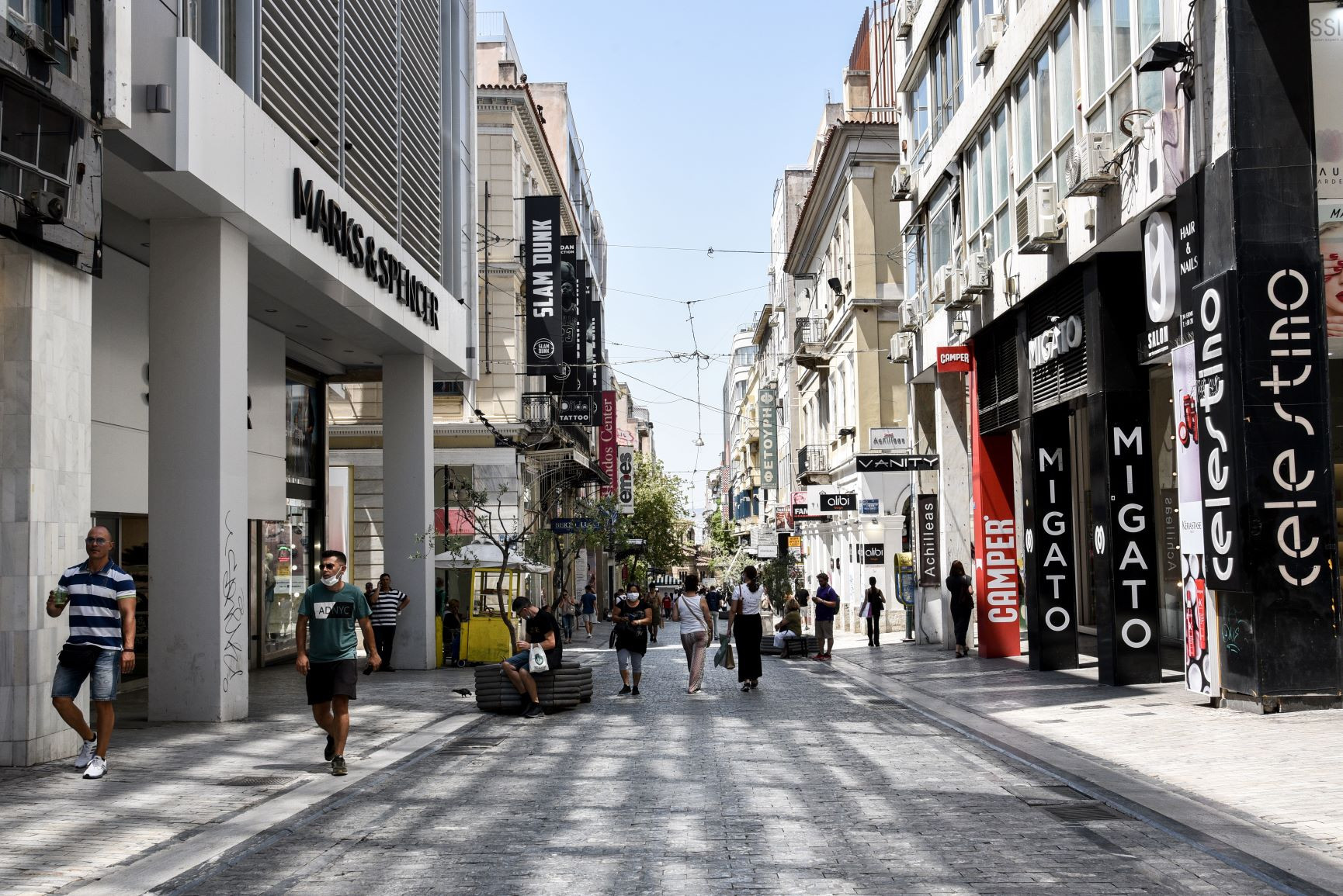 Ανοιχτά τα εμπορικά καταστήματα και τις Κυριακές στο κέντρο της Αθήνας
