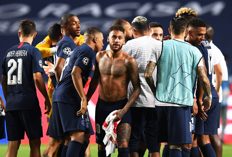 Κίνδυνος να μείνει εκτός τελικού ο Νεϊμάρ, παραβίασε τα υγειονομικά πρωτόκολλα της UEFA