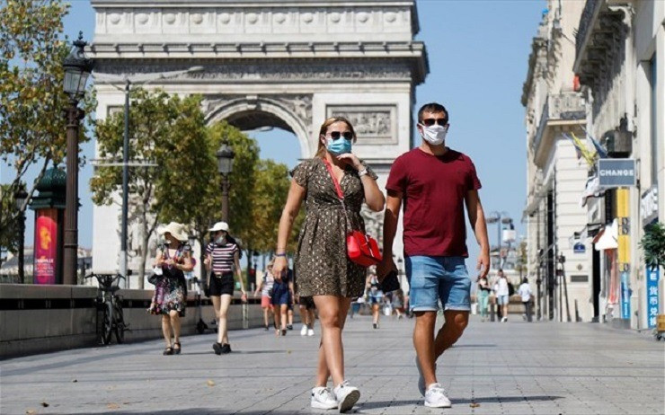 Η Γαλλία ανακοίνωσε πάνω από 4.500 νέα κρούσματα κορονοϊού