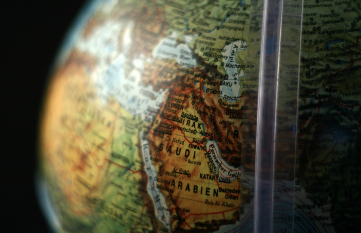Ανατροπή του σκηνικού των τελευταίων πενήντα ετών στη Μέση Ανατολή