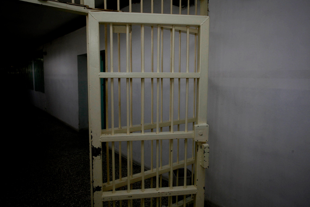 Δραματική έκκληση κρατουμένων για μέτρα προστασίας κατά της πανδημίας: «Μας καταδικάζετε, αυτή τη φορά σε θάνατο»