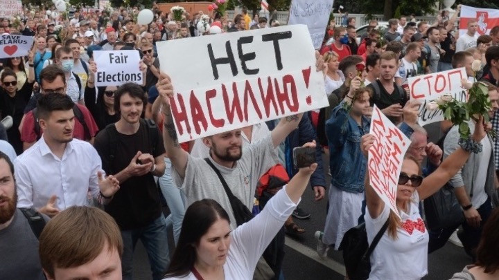 Λευκορωσία: Χιλιάδες άνθρωποι και πάλι στους δρόμους κατά του Λουκασένκο