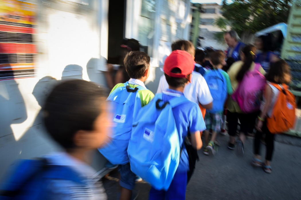 Υποχρεωτικό το τεστ κοροναϊού αλλά μόνο για τα προσφυγόπουλα, σύμφωνα με το υπουργείο Παιδείας