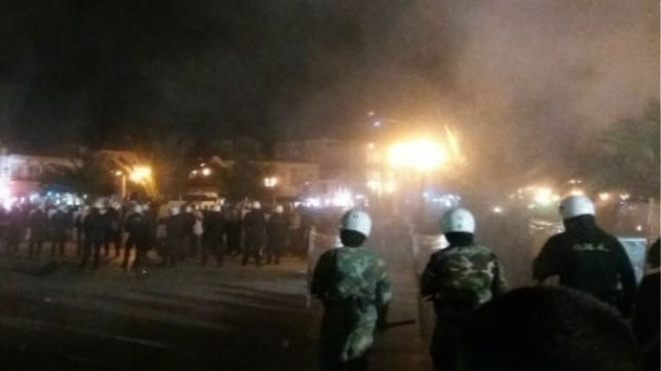 Άγρια Συμπλοκή μεταξύ αστυνομικών και νεαρών τα ξημερώματα στην Ορεστιάδα