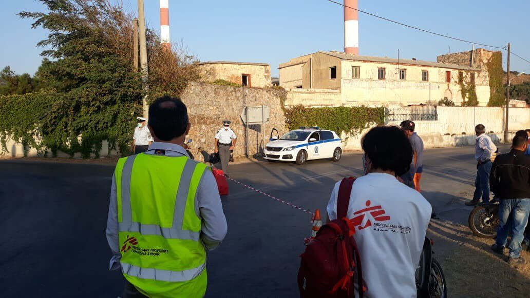 Η αστυνομία αποκλείει τους Γιατρούς Χωρίς Σύνορα από την κλινική τους στη Λέσβο