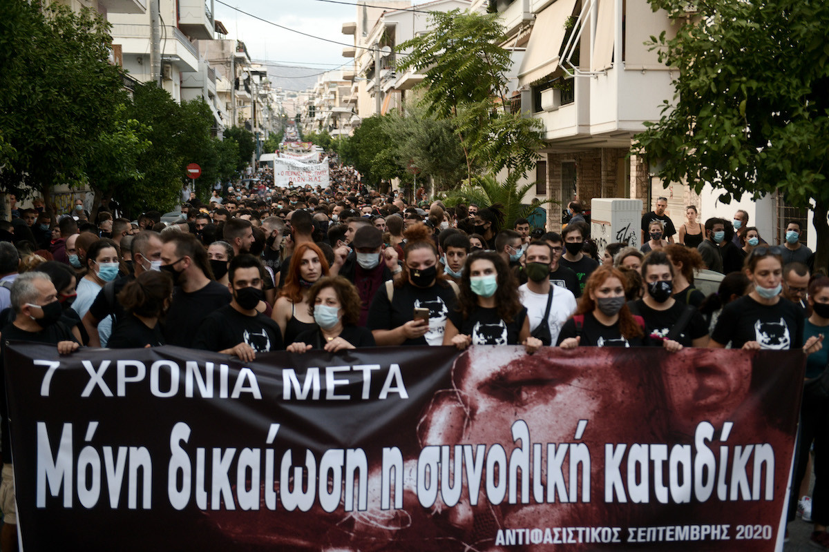 7 χρόνια από τη δολοφονία Φύσσα: Η μεγάλη αντιφασιστική διαδήλωση στο Κερατσίνι – Πλήθος συγκεντρώσεων σε όλη την Ελλάδα