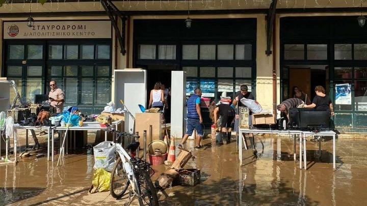 Πρόσφυγες στο πλευρό των πλημμυροπαθών της Καρδίτσας