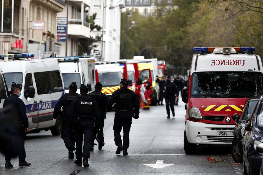 Επίθεση με μαχαίρι κοντά στα παλιά γραφεία του Charlie Hebdo