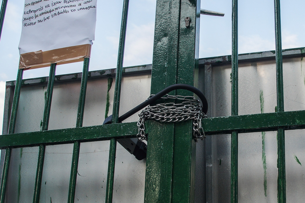 Δημοτικοί υπάλληλοι στην Πυλαία πήγαν να σπάσουν κατάληψη – «Δεν έγινε με εντολή μου» λέει ο Δήμαρχος