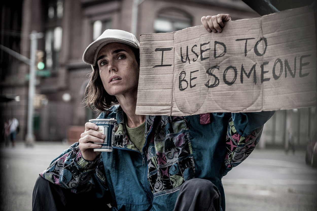 «Καταφύγιο»: Η Τζένιφερ Κόνελι στο σκηνοθετικό ντεμπούτο του ηθοποιού Πολ Μπέτανι για τη ζωή των αστέγων