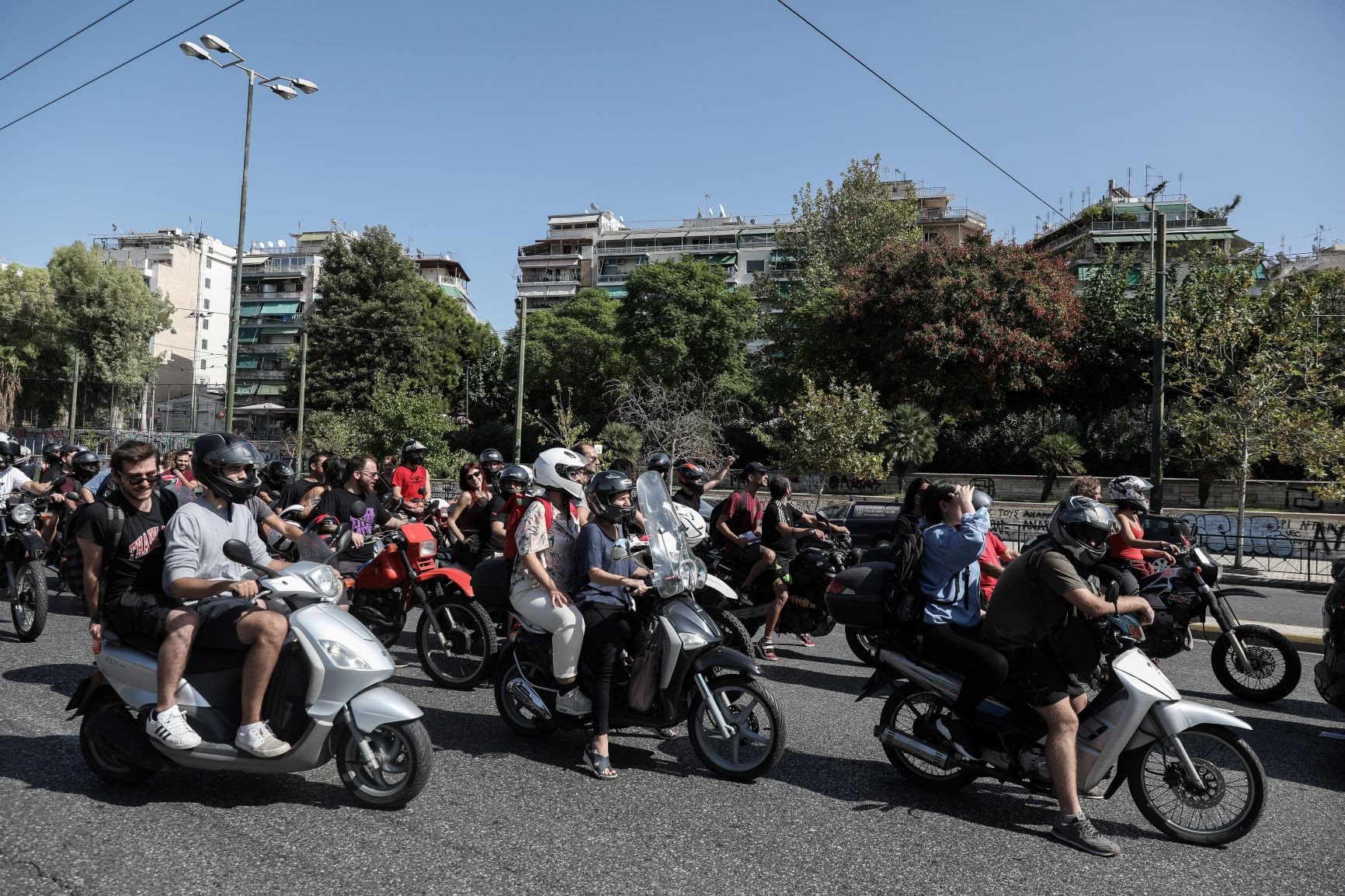 Αντιφασιστική μοτοπορεία στο κέντρο της Αθήνας