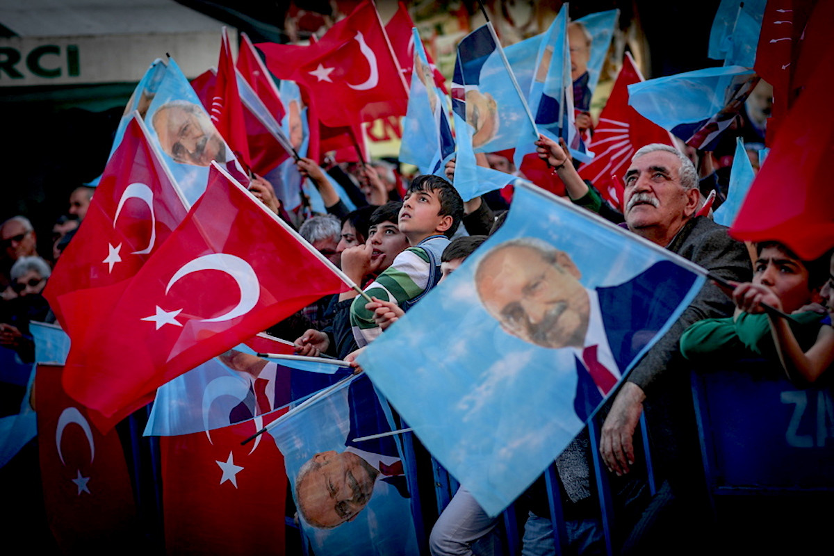 Κατανοώντας την τουρκική κοινωνία: Τρεις δείκτες κι ένας άνδρας… μόνιμα αρνητικός