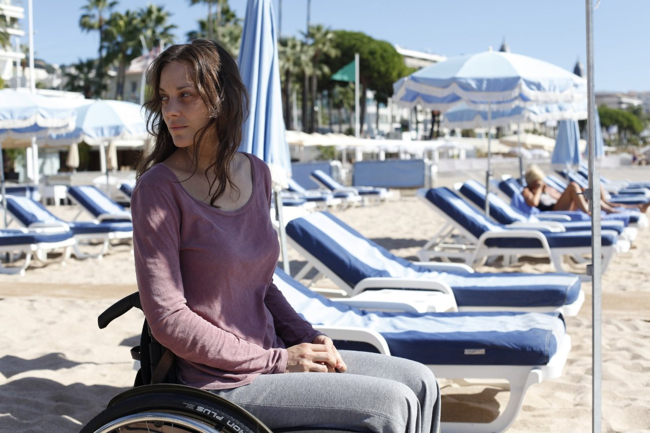 «Σώμα με Σώμα»: Από το αναπηρικό καρότσι η Μαριόν Κοτιγιάρ παραδίδει μαθήματα ζωής και ελπίδας