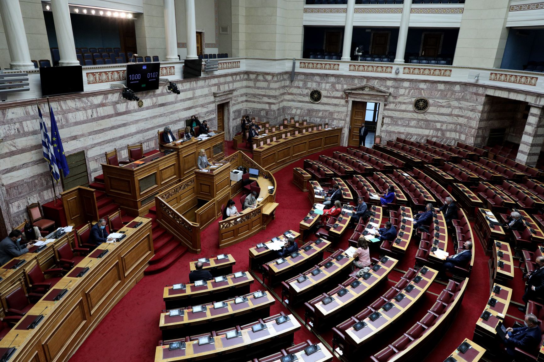 Πυρά αντιπολίτευσης για τον προϋπολογισμό: «Ανεδαφικές προβλέψεις, επιδεικτική αδιαφορία»