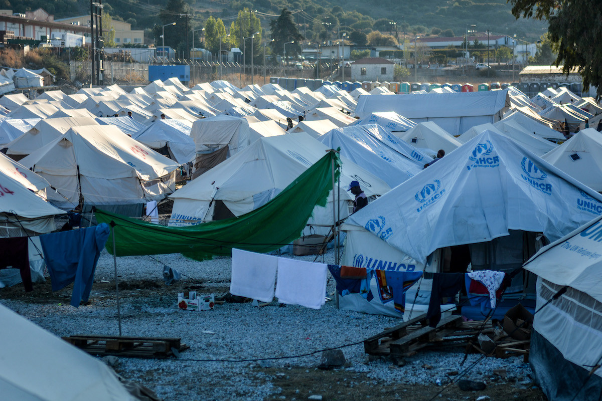 Αθωράκιστη η Λέσβος: Επισφαλείς συνθήκες για πρόσφυγες και εργαζόμενους