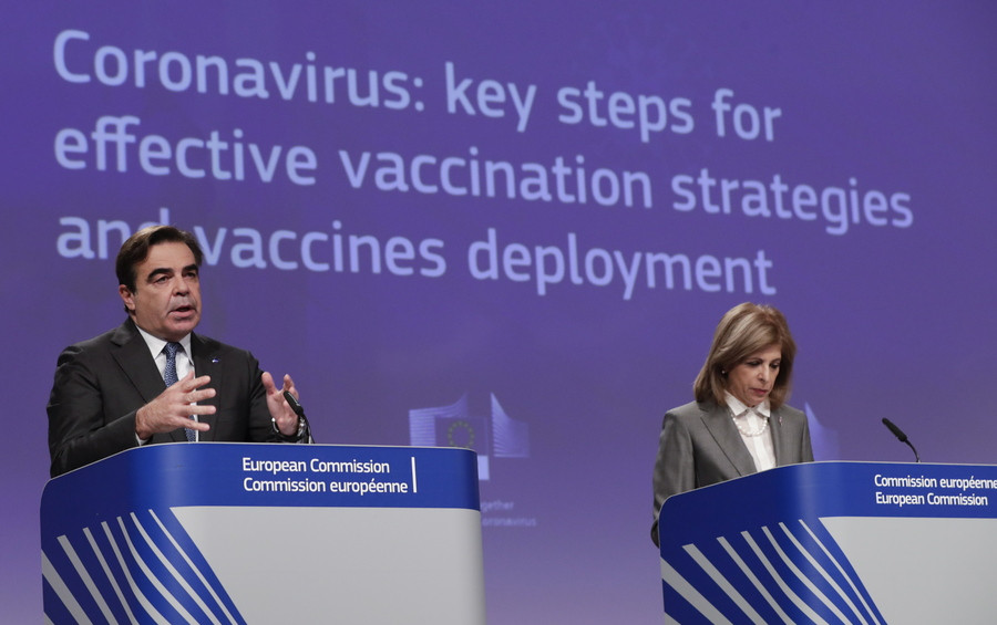 Κομισιόν: Η πανδημία επιστρέφει στα επίπεδα Μαρτίου και βρίσκει τις κυβερνήσεις ανέτοιμες