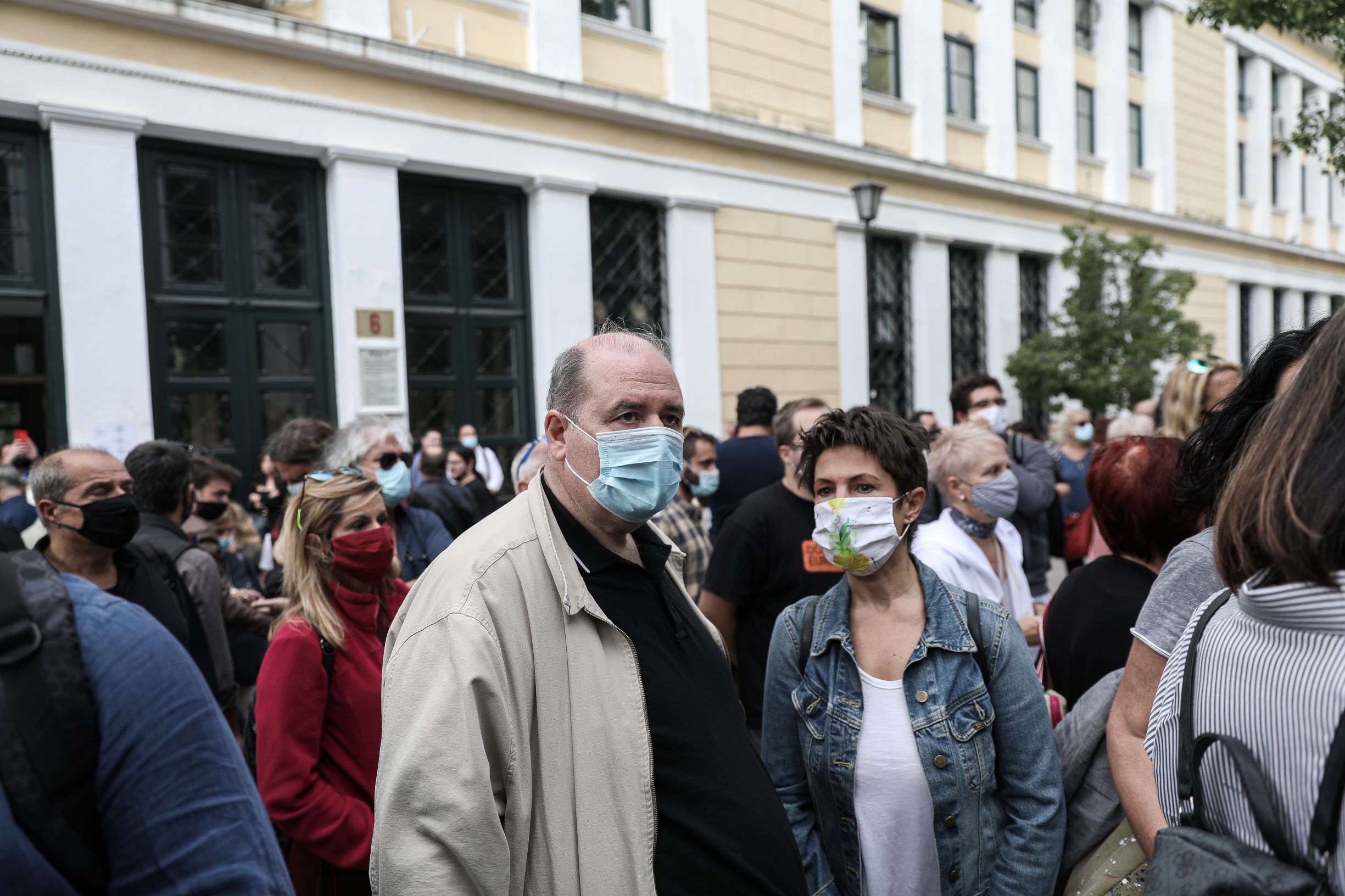 Φίλης: Με ΜΑΤ και βία, δεν γίνεται παιδεία