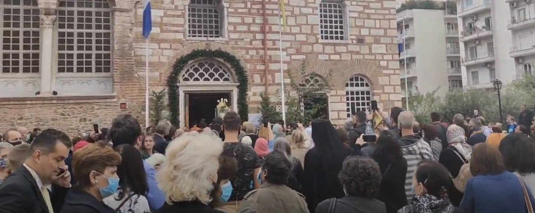 Θεσσαλονίκη – Ναός Αγίου Δημητρίου: Στη λιτανεία… «δεν κολλάει» [Φωτό]