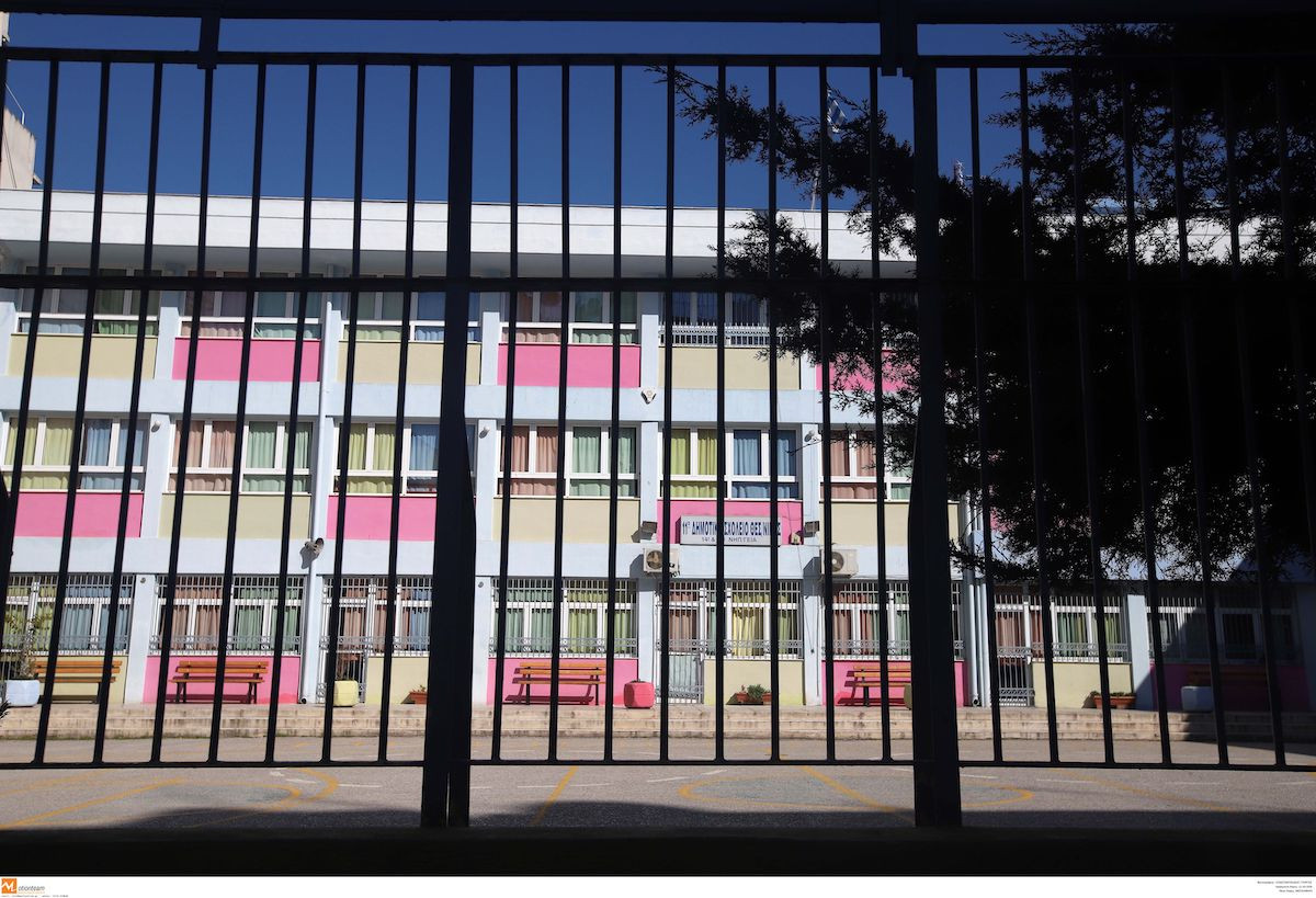 Νέο ρεκόρ με 306 κλειστά σχολεία λόγω κρουσμάτων κοροναϊού – Ολόκληρη η λίστα