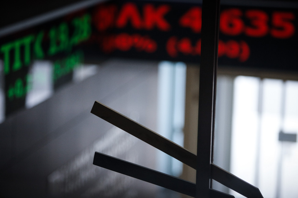 Καταρρέει το Χρηματιστήριο με φόντο την κρίση στις διεθνείς αγορές και τον φόβο για νέο lockdown