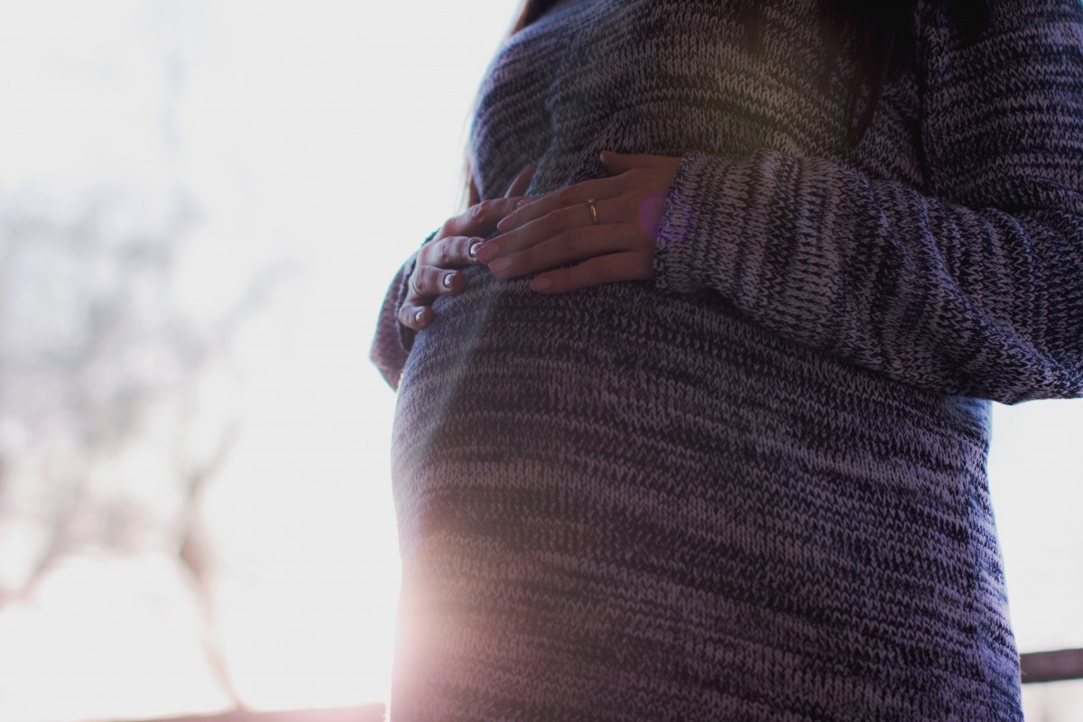 Από τι κινδυνεύουν οι έγκυες που μολύνονται από κοροναϊό