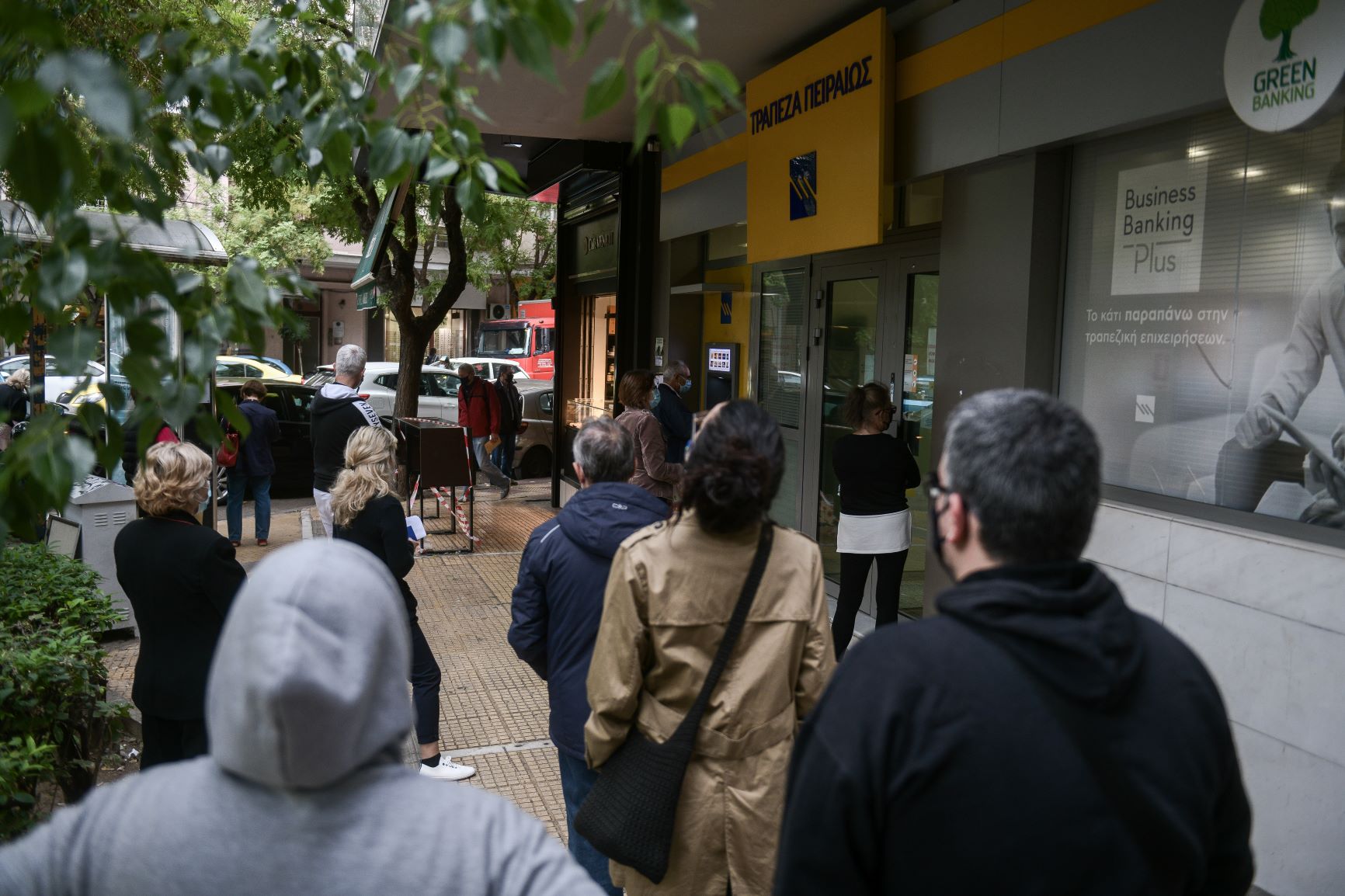 Εθισμένοι από τον μισθό