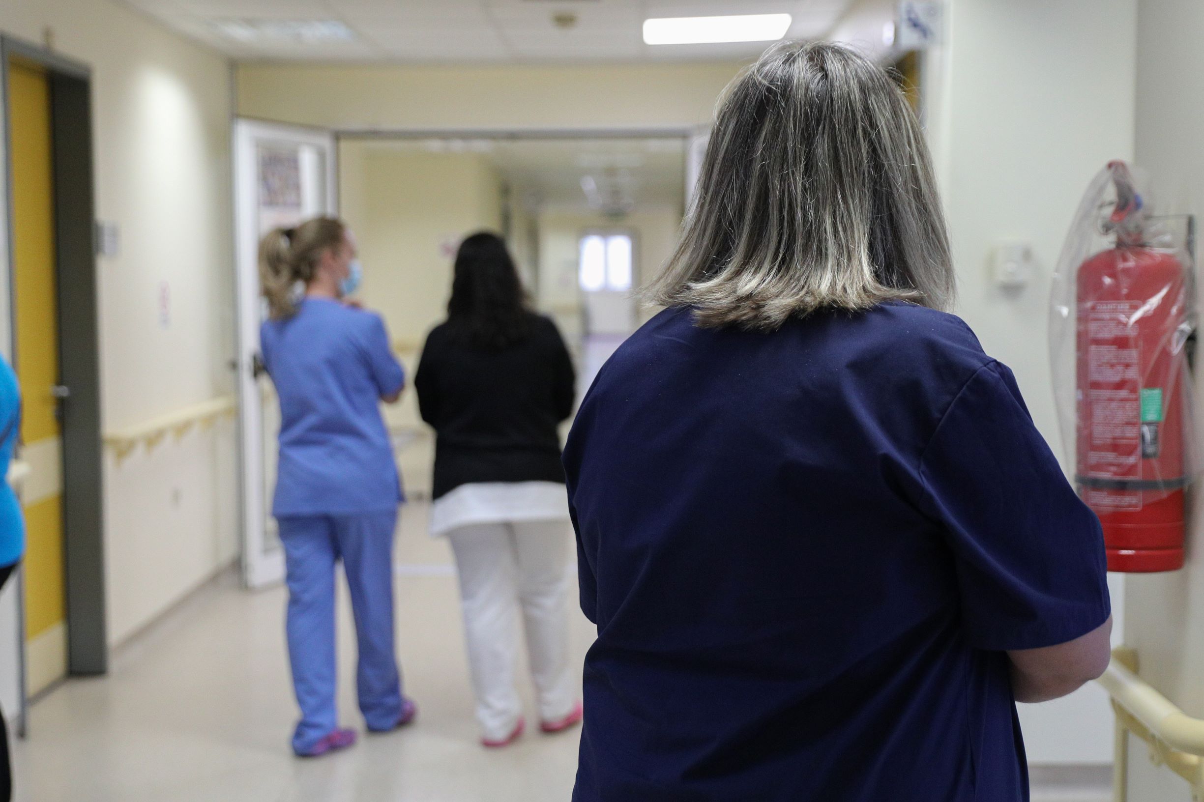Αυγέρη: Κλείνουν τα περιφερειακά ιατρεία, μετατρέπουν τα νοσοκομεία σε κλινικές covid