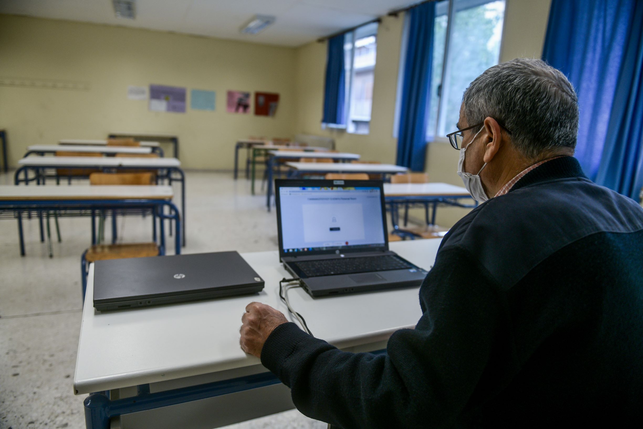 Ξεκινά η τηλεκπαίδευση σε Δημοτικά – Νηπιαγωγεία: Οδηγός «επιβίωσης»