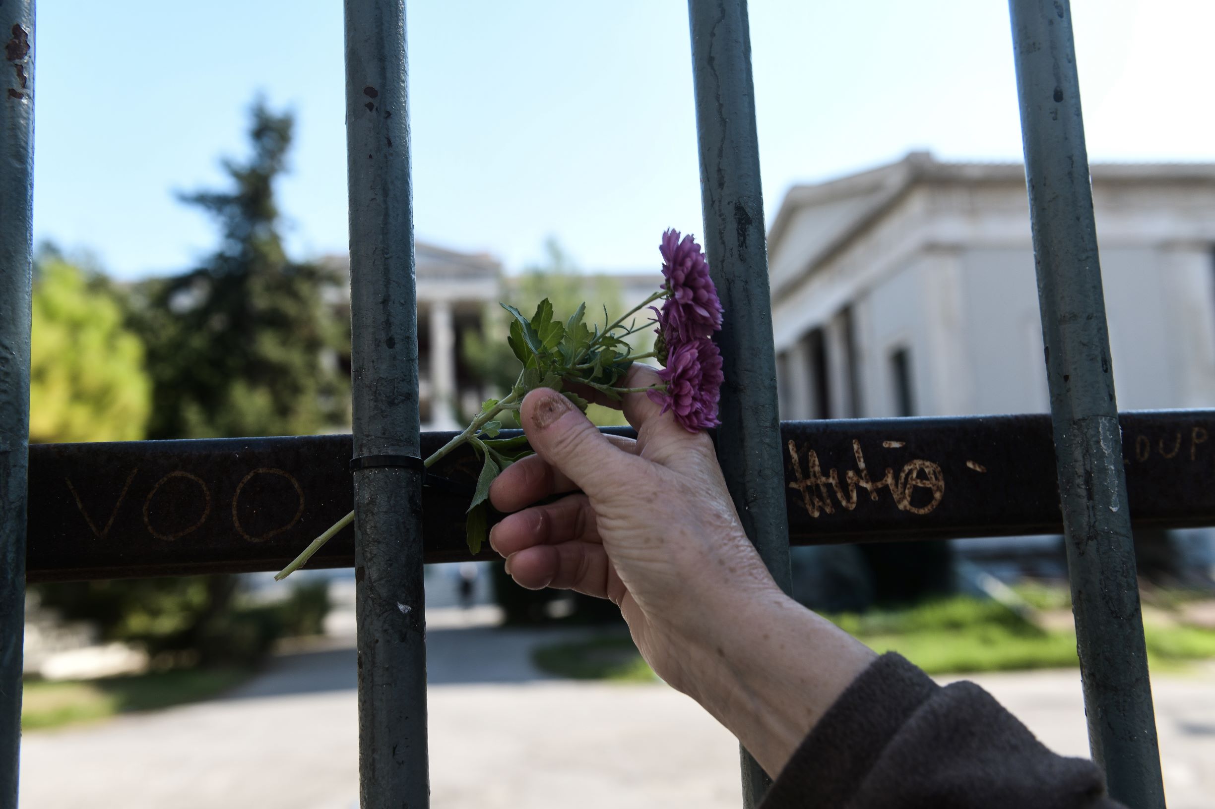 Για να μην γιορτάζει η κυβέρνηση το Πολυτεχνείο με νομοθετήματα της Χούντας