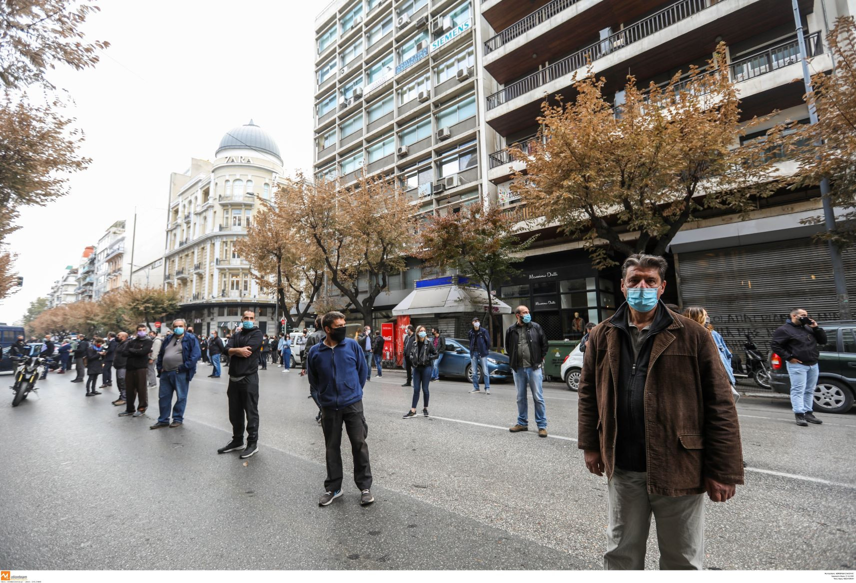Έσπασε η απαγόρευση και στη Θεσσαλονίκη – Συγκεντρώσεις και πορεία στο Αμερικάνικο Προξενείο [Φωτο