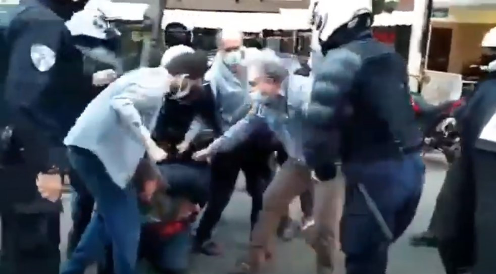 Βίντεο ντοκουμέντο από Σεπόλια: Χτύπησαν διαδηλωτή και την οικογένεια του – Στο νοσοκομείο ο καρδιοπαθής πατέρας