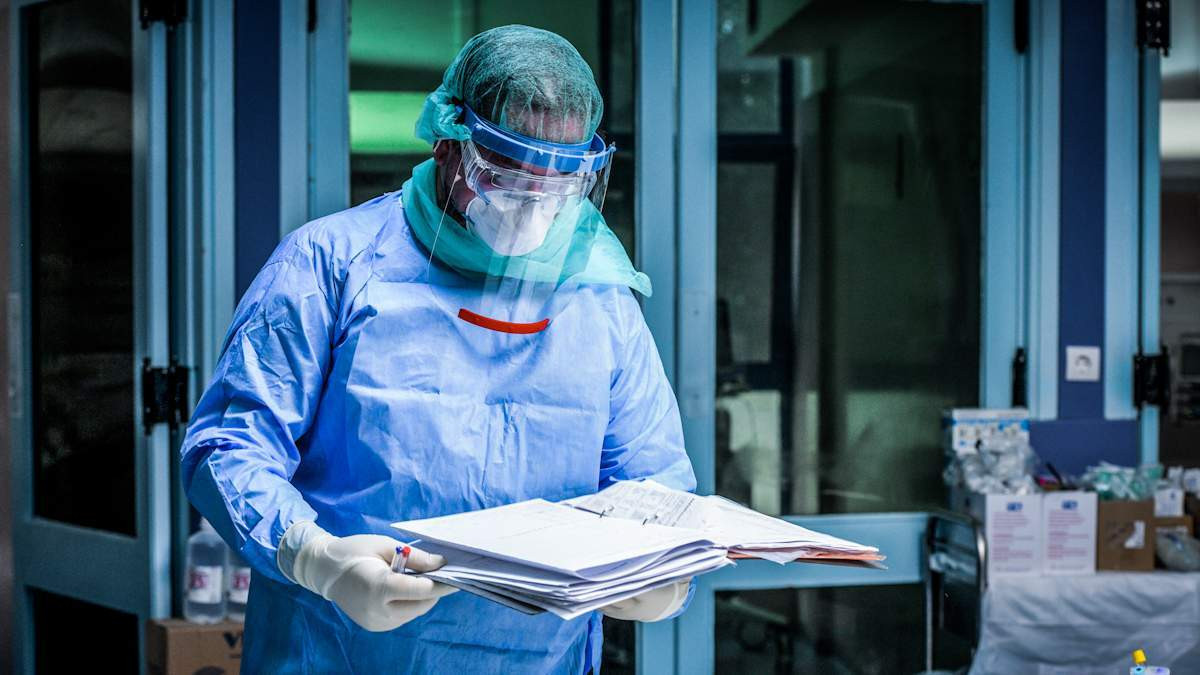 Θλίψη για την 58χρονη νοσηλεύτρια από τη Δράμα που έχασε τη μάχη με τον κοροναϊό