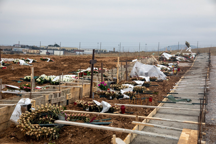 Θεσσαλονίκη: Φτιάχνονται ειδικοί χώροι ταφής για θύματα Covid