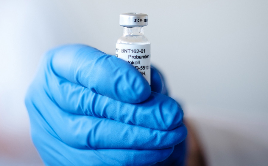 Μειωμένη κατά 50% η παραγωγή του εμβολίου της Pfizer κατά του κοροναϊού για το 2020