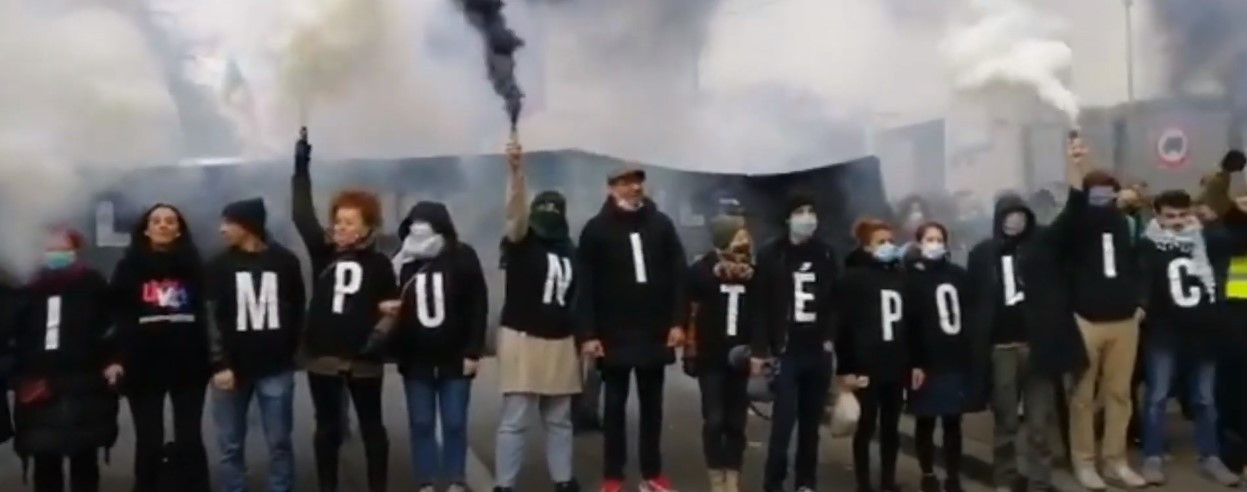 Γαλλία: Νέες μαζικές διαδηλώσεις κατά του νομοσχεδίου Μακρόν για τη «συλλογική ασφάλεια» [Βίντεο]