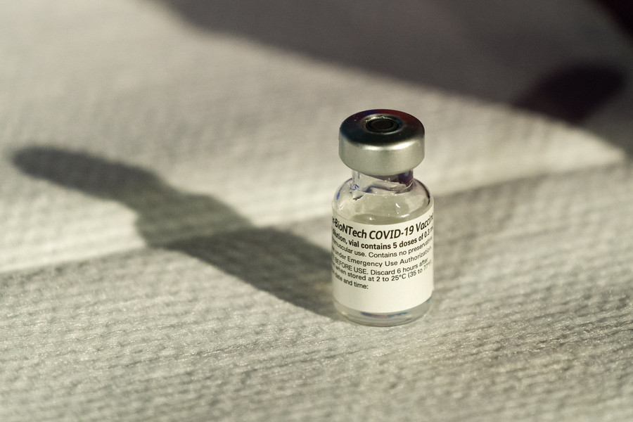 Στις 6 Γενάρη, αντί για τις 12, η έγκριση του εμβολίου της Moderna από την Ευρωπαϊκή Ένωση