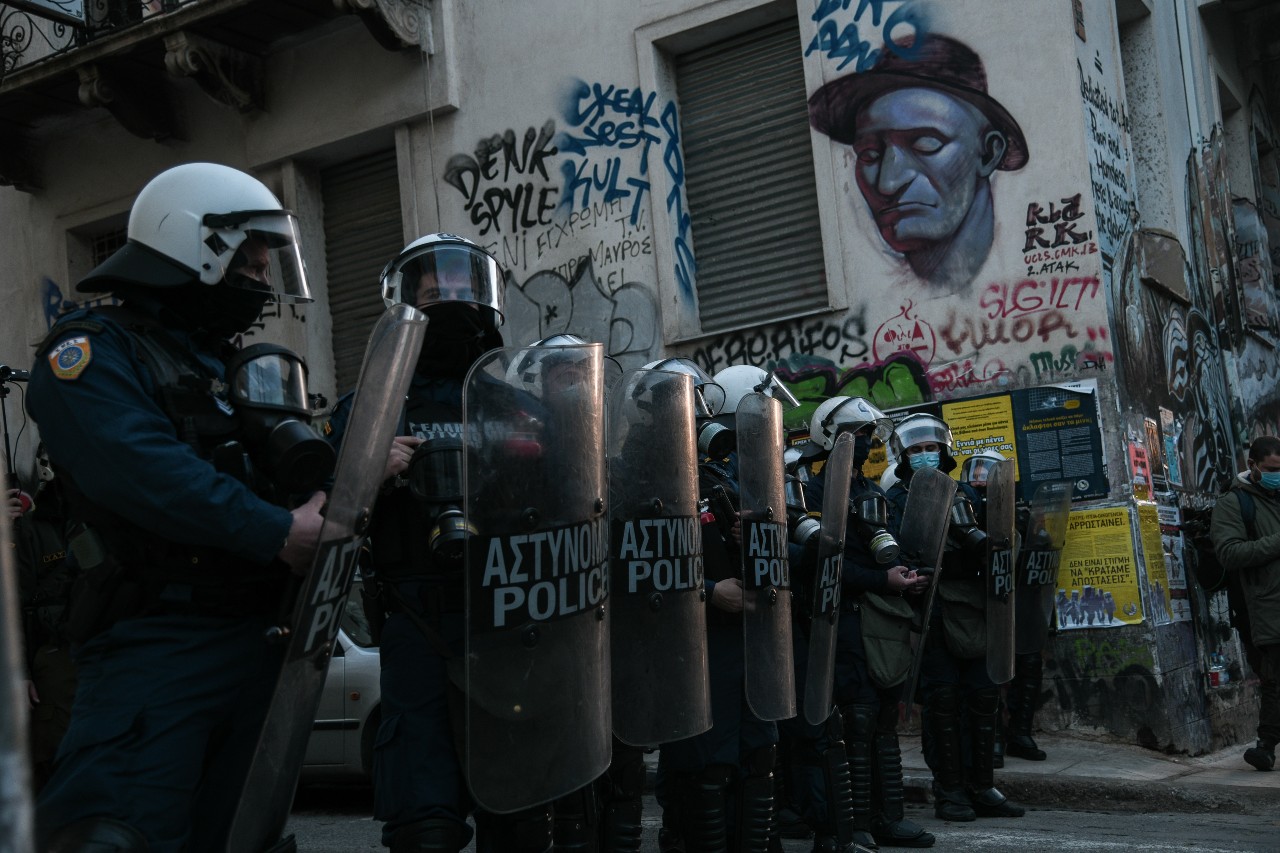 Γυρίσανε και η γη τρέμει