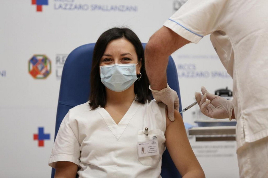Ξεκίνησαν οι εμβολιασμοί κατά του κορωνοϊού στην Ευρώπη [Φώτο+Βίντεο]