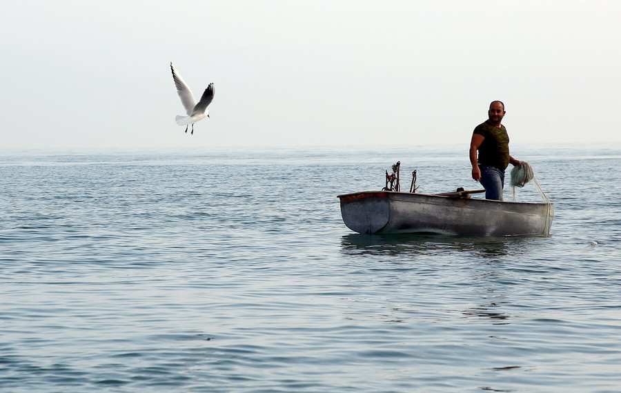 Κασπία Θάλασσα: Εκεί που η κλιματική αλλαγή αφήνει λιμάνια χωρίς νερό